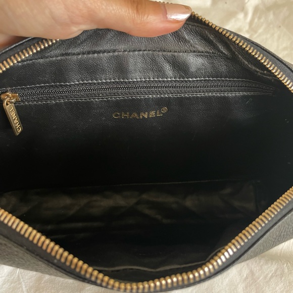 Authentic vintage Chanel Camera Shoulder Bag - Picture 6 of 8